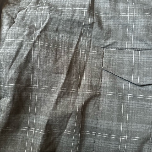 Greg Norman Shark Attack Plaid Shorts - Picture 5 of 5